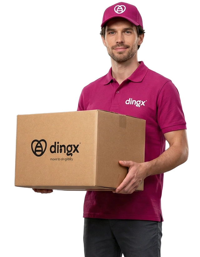 Ein dingx-Kurier hält eine Kartonschachtel
